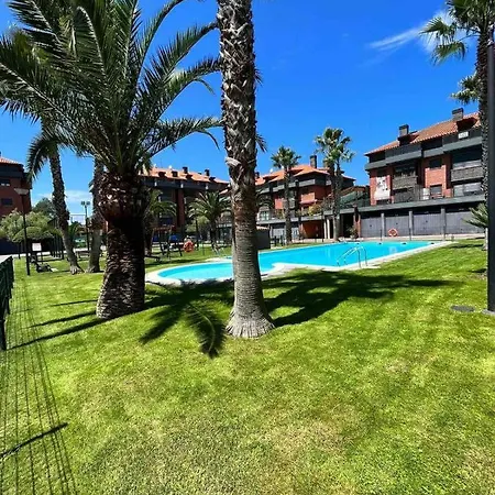 Piso Nuevo Y Tranquilo En Urbanizacion Con Piscina *