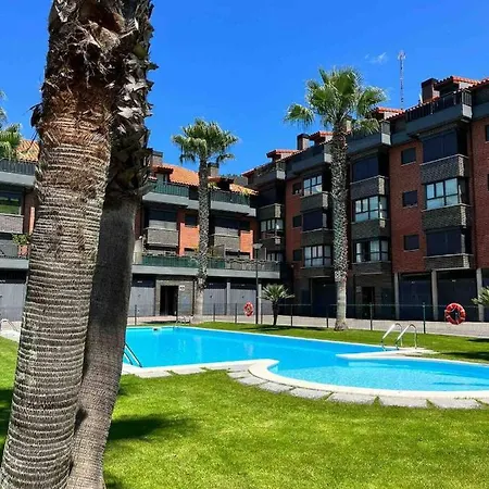 Piso Nuevo Y Tranquilo En Urbanizacion Con Piscina *